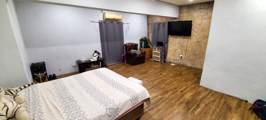 5 Bedroom Property for Sale in Malibu Village Western Cape